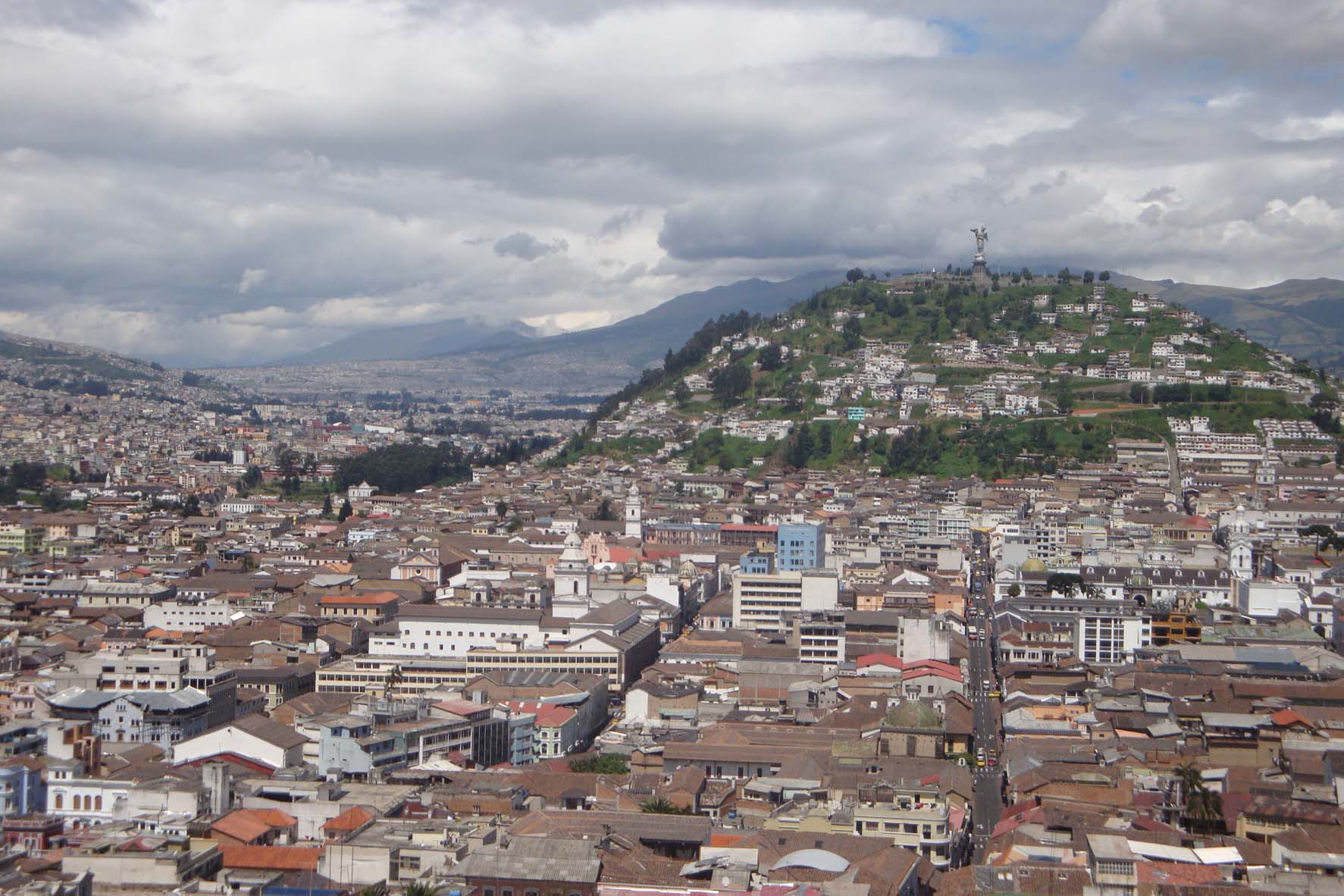 2 Quito colonial panecillo 2